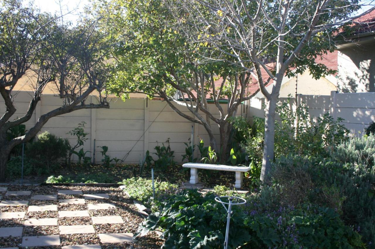 Glen Lilly Self Catering Lägenhet Parow Exteriör bild